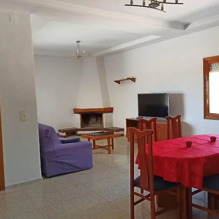 Rustica Privada Con Gran Y Piscina Villa